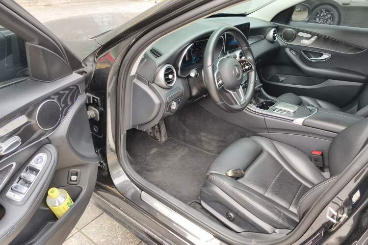 Used Mercedes-Benz C-Class 2020 Facelifted C 260 Estate Driver Seat