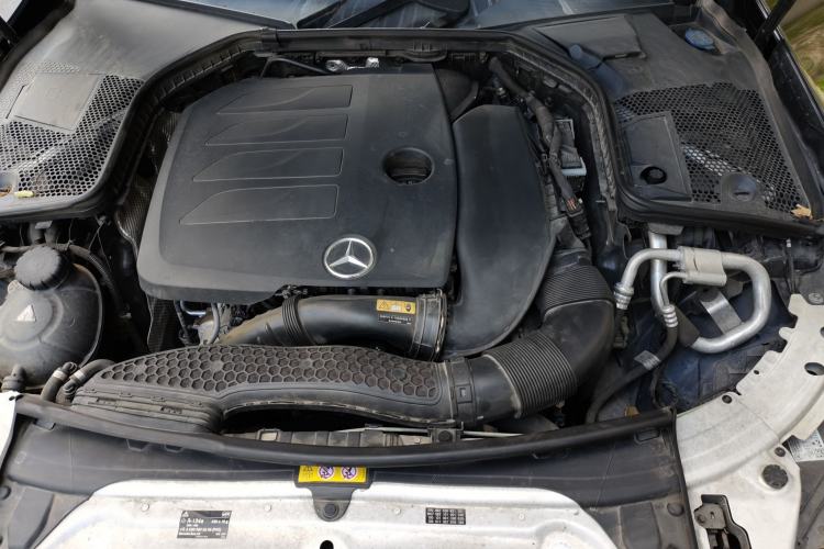 Used Mercedes-Benz C-Class 2020 Updated C 200 L Fashion Edition Engine Bay