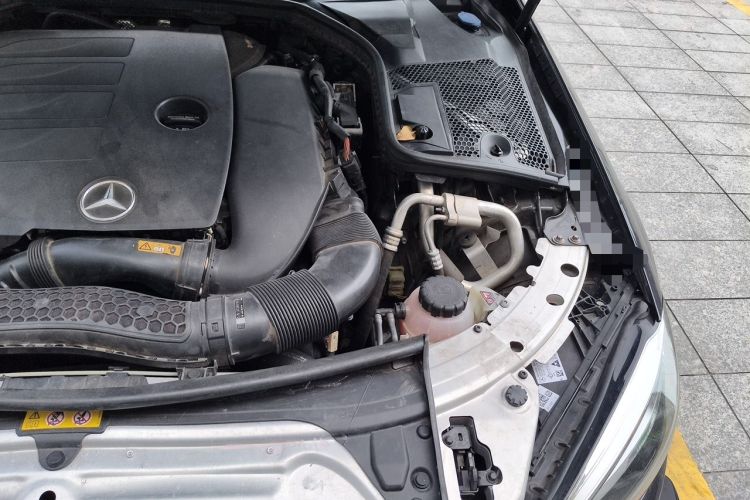 Used Mercedes-Benz C-Class 2020 Facelifted C 260 Estate Engine Bay Left
