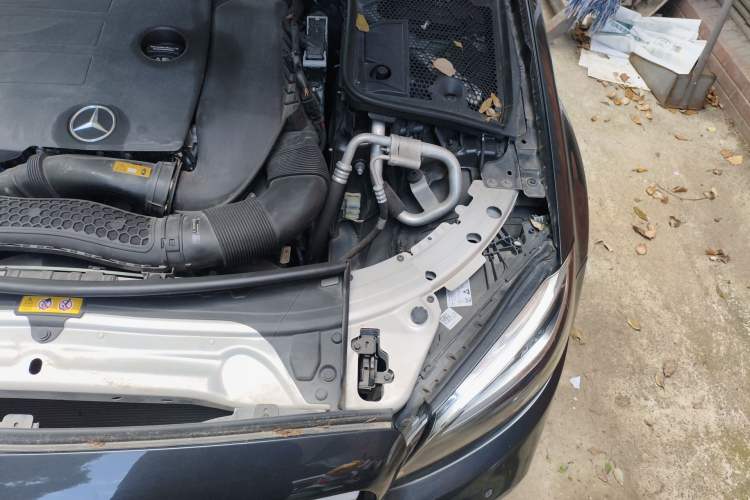 Used Mercedes-Benz C-Class 2020 C 200 Coupe Engine Bay Left
