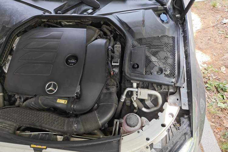 Used Mercedes-Benz C-Class 2020 C 260 Coupe Engine Bay Left