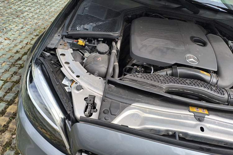 Used Mercedes-Benz C-Class 2020 C 260 Coupe Engine Bay Right