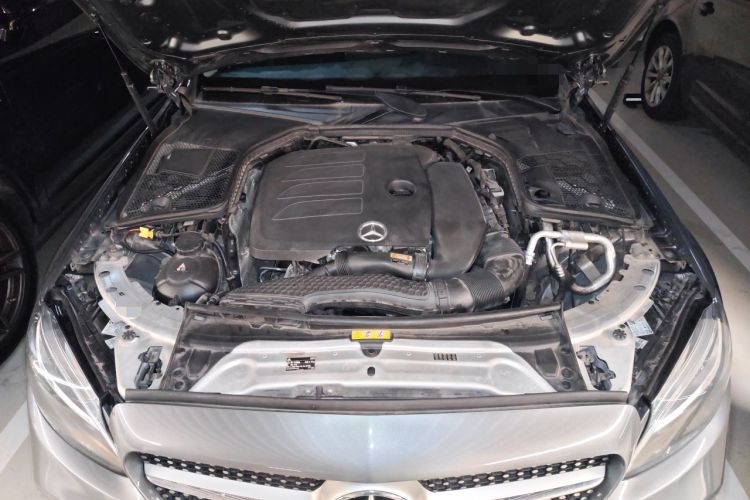 Used Mercedes-Benz C-Class 2020 Updated C 200 L Fashion Edition Engine Bay