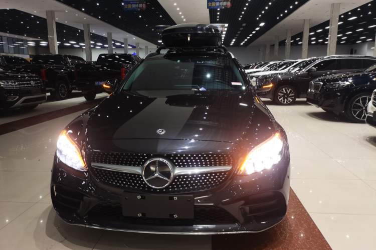 Used Mercedes-Benz C-Class 2020 Facelifted C 260 Estate Exterior 1