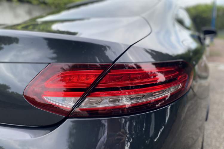 Used Mercedes-Benz C-Class 2020 C 260 Coupe Exterior 5