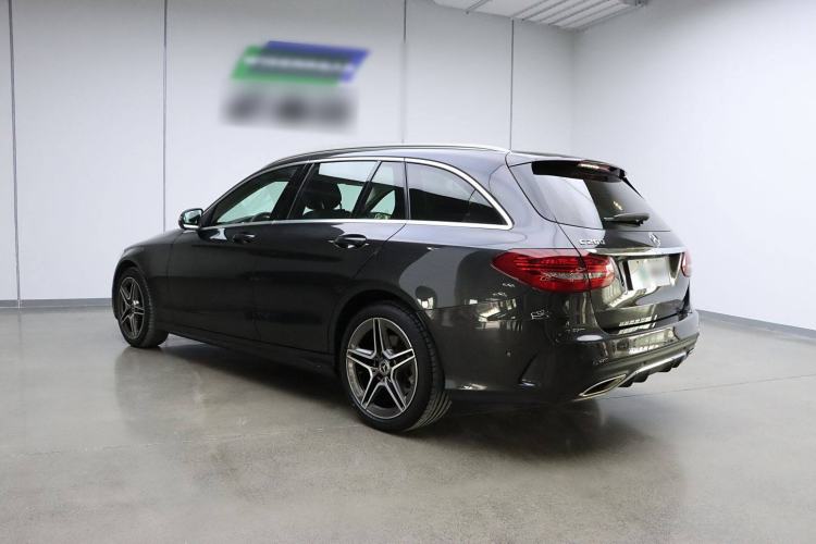 Used Mercedes-Benz C-Class 2020 Facelifted C 260 Estate Exterior 5