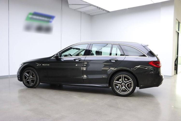 Used Mercedes-Benz C-Class 2020 Facelifted C 260 Estate Exterior 6