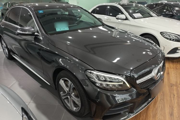 Used Mercedes-Benz C-Class 2020 Restyled C 260 L Sport Edition Front Right 45 Deg