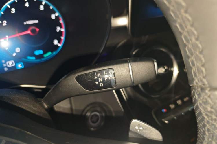Used Mercedes-Benz C-Class 2020 Restyled C 260 L Sport Edition Gear Lever
