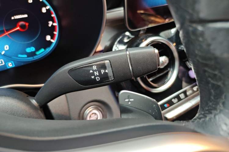 Used Mercedes-Benz C-Class 2020 Restyled C 260 Sport Edition Gear Lever