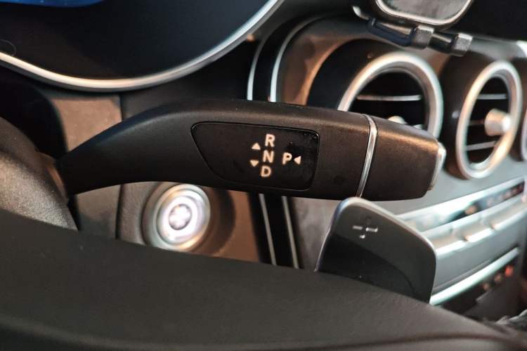 Used Mercedes-Benz C-Class 2020 Updated C 200 L Fashion Edition Gear Lever
