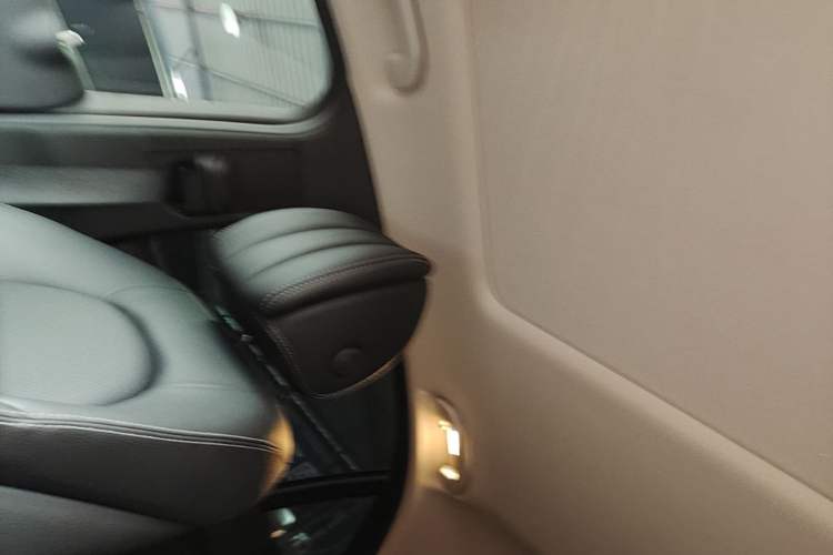Used Mercedes-Benz C-Class 2020 Restyled C 200 L Fashion Edition Sport Version Headliner