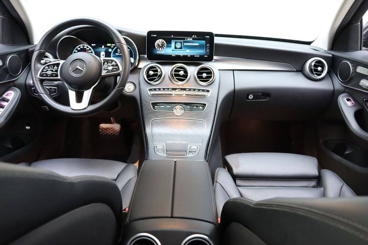 Used Mercedes-Benz C-Class 2020 Facelifted C 260 Estate Interior 1
