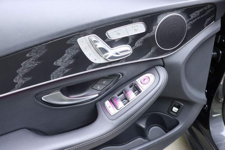 Used Mercedes-Benz C-Class 2020 Facelifted C 260 Estate Interior 11