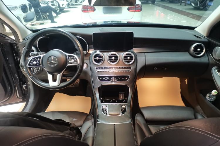 Used Mercedes-Benz C-Class 2020 Facelifted C 260 Estate Interior 2