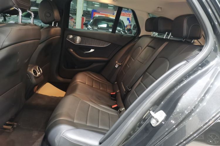 Used Mercedes-Benz C-Class 2020 Facelifted C 260 Estate Interior 4