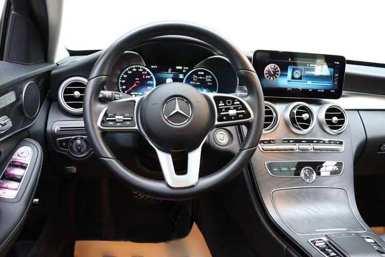 Used Mercedes-Benz C-Class 2020 Facelifted C 260 Estate Interior 5