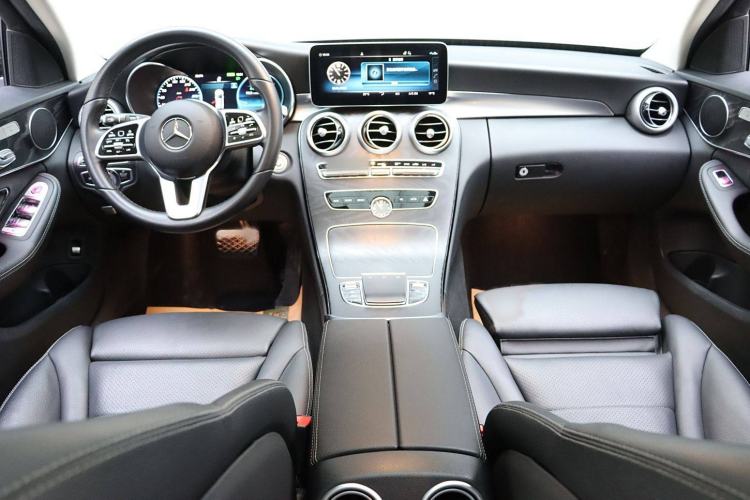 Used Mercedes-Benz C-Class 2020 Facelifted C 260 Estate Interior 6