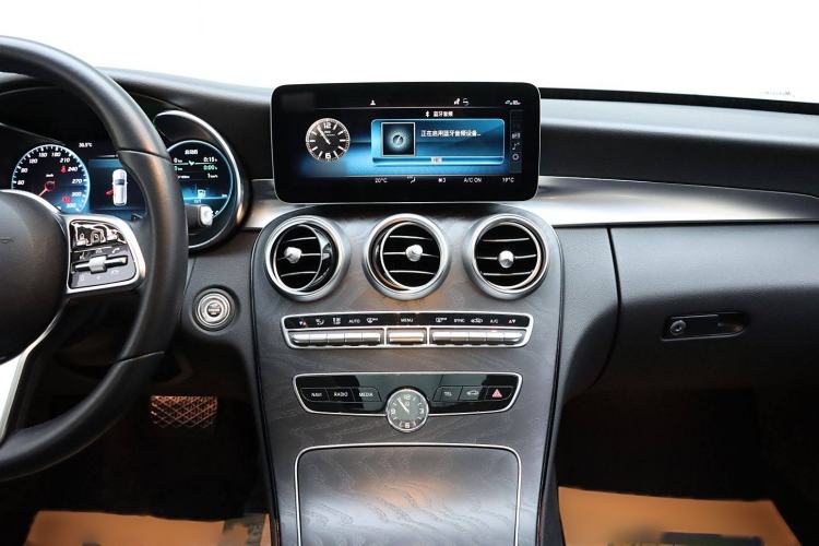 Used Mercedes-Benz C-Class 2020 Facelifted C 260 Estate Interior 7