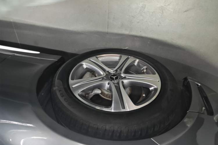 Used Mercedes-Benz C-Class 2020 Restyled C 260 L Sport Edition Left Front Wheel Hub