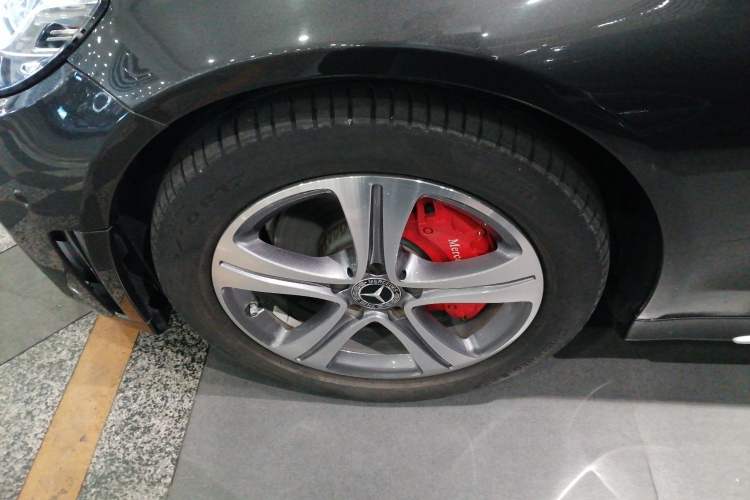 Used Mercedes-Benz C-Class 2020 Restyled C 260 L Sport Edition Left Front Wheel Hub