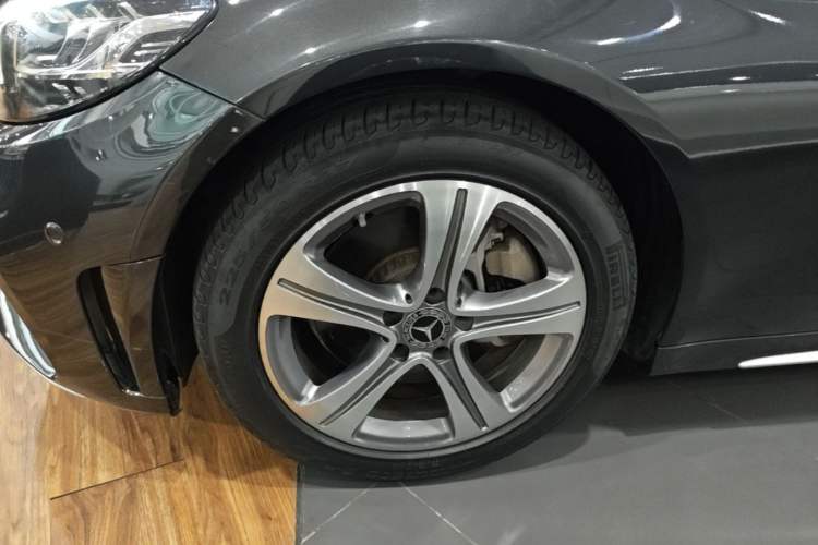 Used Mercedes-Benz C-Class 2020 Restyled C 260 L Sport Edition Left Front Wheel Hub