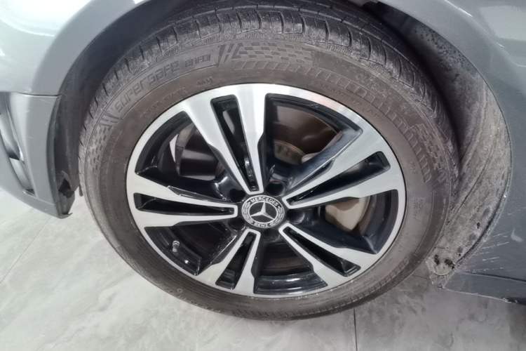 Used Mercedes-Benz C-Class 2020 C 260 Sport Edition Left Front Wheel Hub