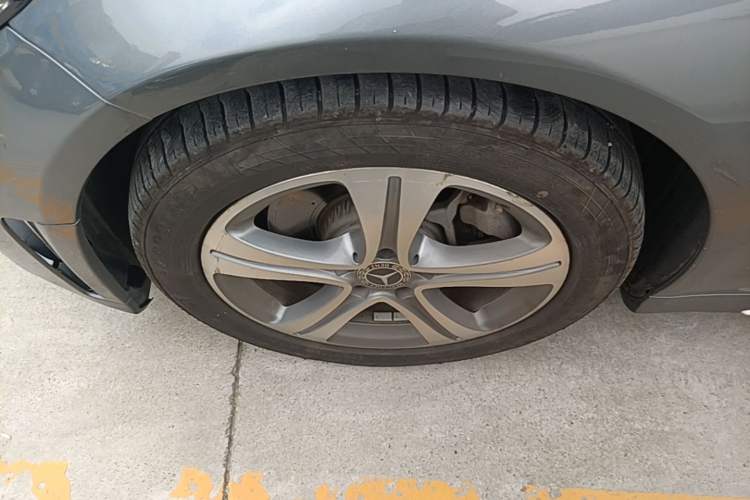 Used Mercedes-Benz C-Class 2020 C 260 L Sport Edition Left Front Wheel Hub
