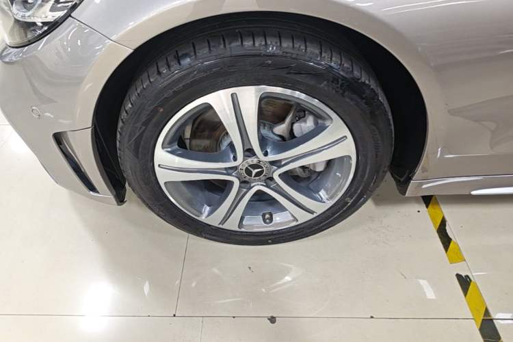 Used Mercedes-Benz C-Class 2020 Restyled C 260 L Sport Edition Left Front Wheel Hub