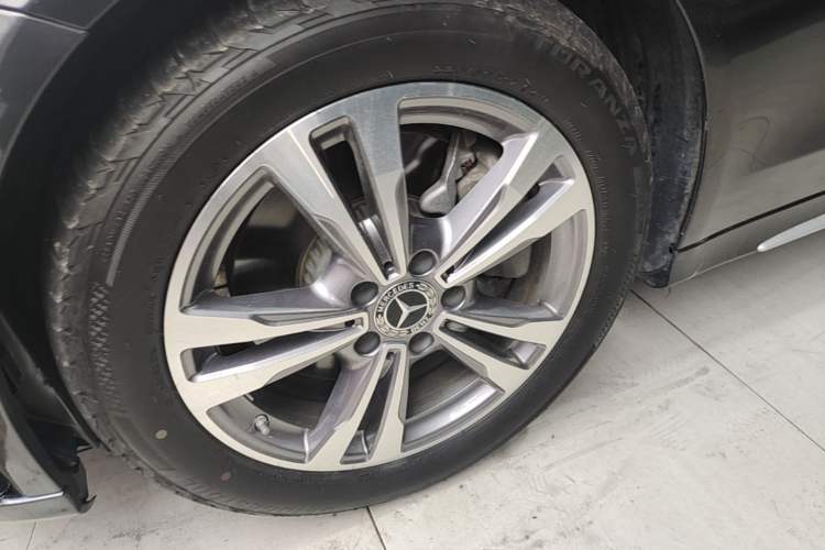 Used Mercedes-Benz C-Class 2020 Restyled C 200 L Fashion Edition Sport Version Left Front Wheel Hub