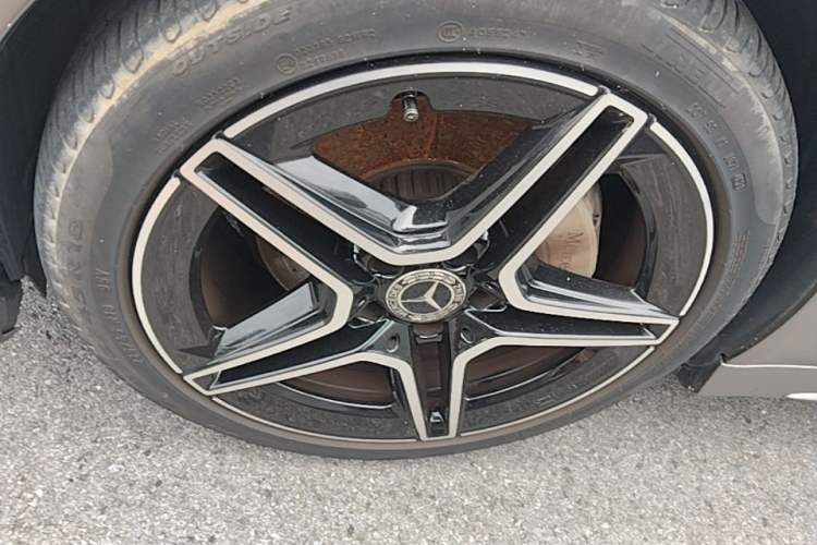 Used Mercedes-Benz C-Class 2020 C 260 Coupe Left Front Wheel Hub