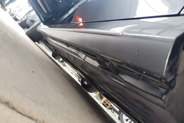 Used Mercedes-Benz C-Class 2020 Restyled C 260 L Sport Edition Left Side Sill