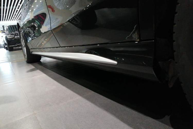 Used Mercedes-Benz C-Class 2020 Restyled C 260 L Sport Edition Left Side Sill