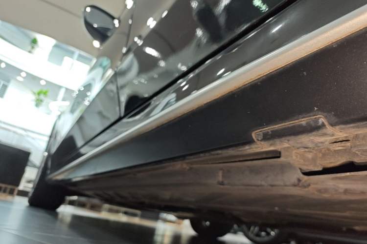 Used Mercedes-Benz C-Class 2020 Restyled C 260 L Sport Edition Left Side Sill