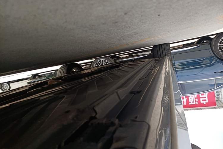 Used Mercedes-Benz C-Class 2020 C 260 L Sport Edition Left Side Sill