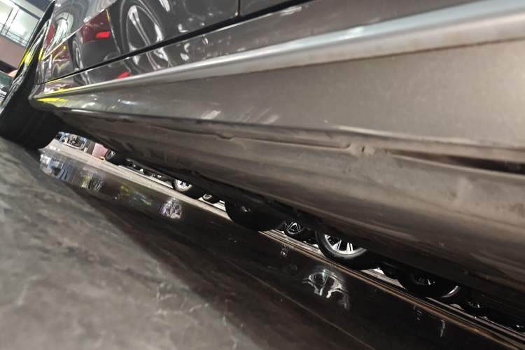 Used Mercedes-Benz C-Class 2020 C 260 L Sport Edition Left Side Sill
