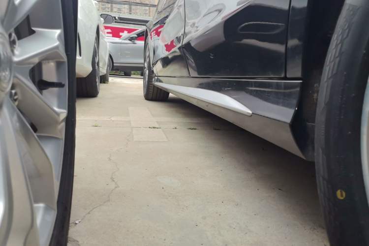 Used Mercedes-Benz C-Class 2020 C 200 L Dynamic Sport Edition Left Side Sill