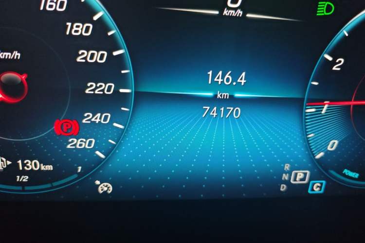 Used Mercedes-Benz C-Class 2020 Restyled C 260 L Sport Edition Odometer Close Up