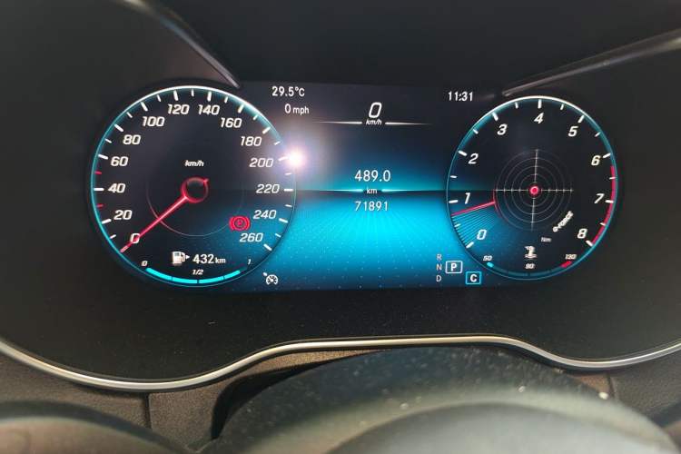 Used Mercedes-Benz C-Class 2020 Restyled C 200 L Fashion Edition Sport Version Odometer Close Up