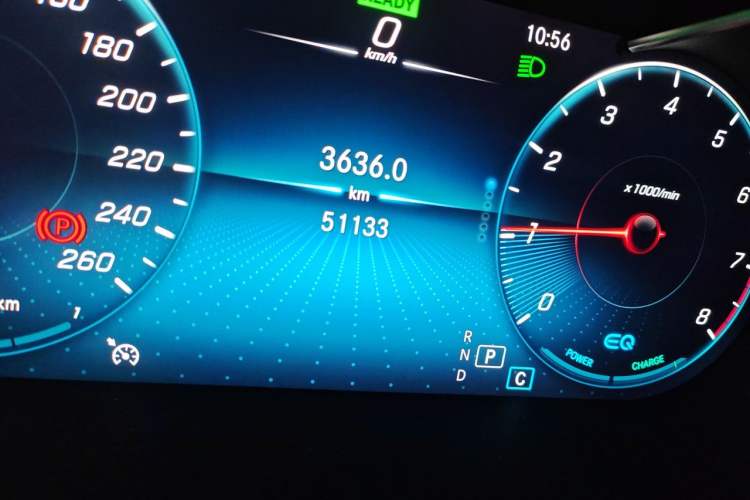 Used Mercedes-Benz C-Class 2020 Restyled C 260 L Sport Edition Odometer Close Up