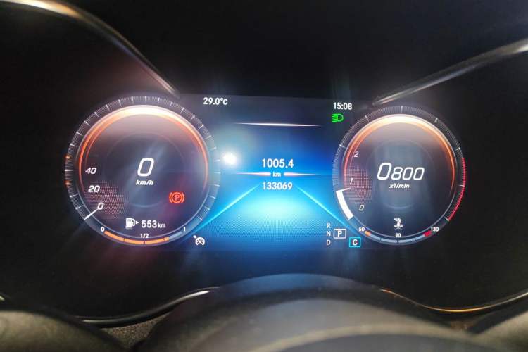 Used Mercedes-Benz C-Class 2020 Restyled C 200 L Fashion Edition Sport Version Odometer Close Up