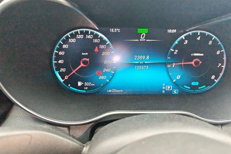 Used Mercedes-Benz C-Class 2020 C 260 L Sport Edition Odometer Close Up
