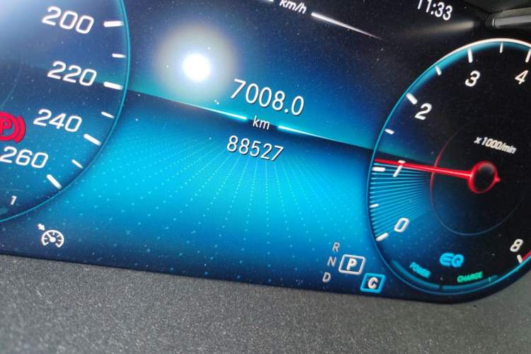 Used Mercedes-Benz C-Class 2020 Restyled C 260 L Sport Edition Odometer Close Up