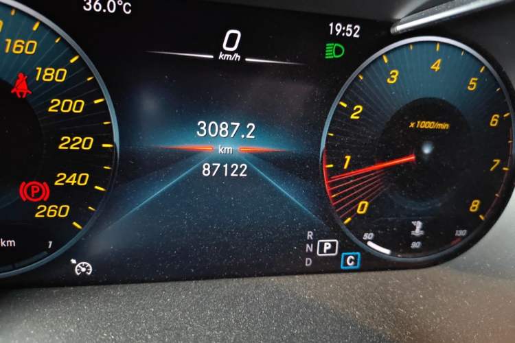 Used Mercedes-Benz C-Class 2020 Updated C 200 L Fashion Edition Odometer Close Up