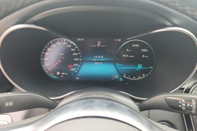 Used Mercedes-Benz C-Class 2020 C 200 L Fashion Edition Sport Version Odometer Close Up