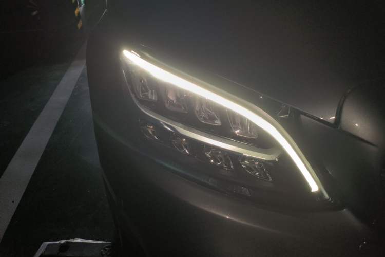 Used Mercedes-Benz C-Class 2020 Restyled C 260 Sport Edition Right Front Headlight