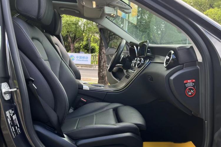 Used Mercedes-Benz C-Class 2020 Restyled C 200 L Fashion Edition Sport Version Right Front Seat