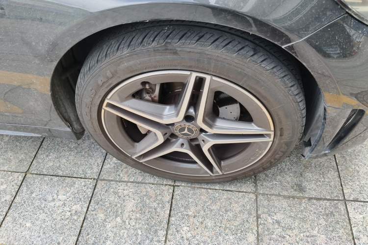 Used Mercedes-Benz C-Class 2020 Facelifted C 260 Estate Right Front Wheel Hub