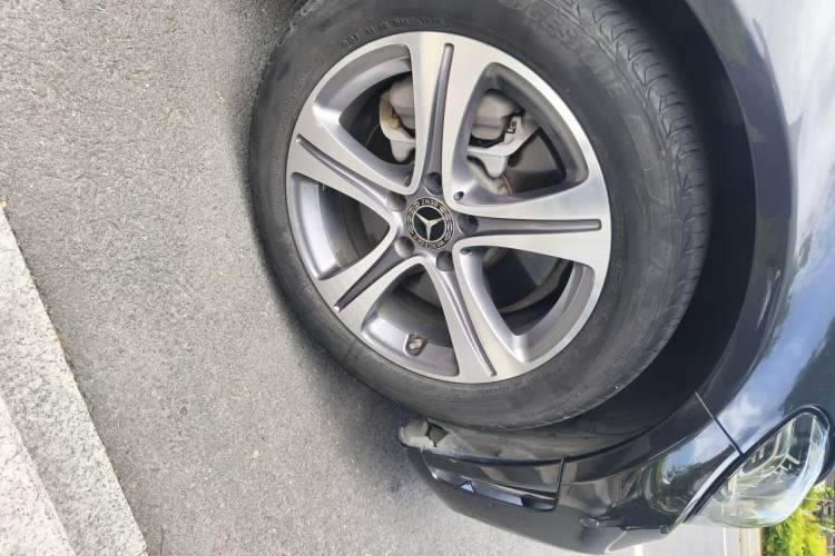 Used Mercedes-Benz C-Class 2020 Restyled C 260 L Sport Edition Right Front Wheel Hub