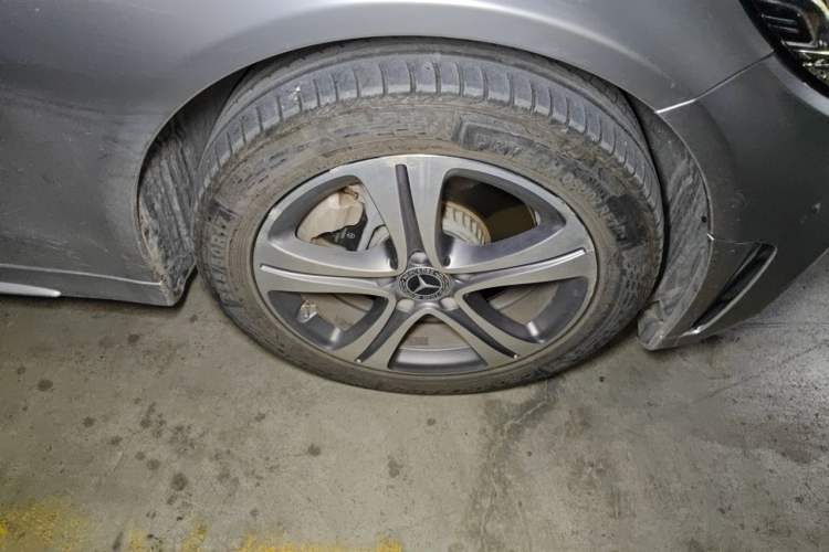 Used Mercedes-Benz C-Class 2020 C 260 L Sport Edition Right Front Wheel Hub